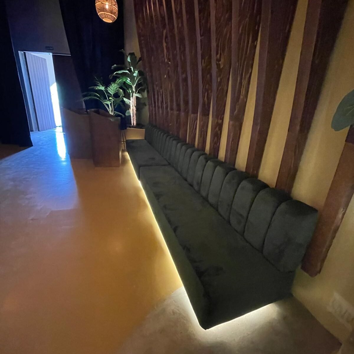 Zonas VIP y mobiliario para night club